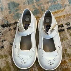L'Amour White Kids Dress Shoes- see custom size info